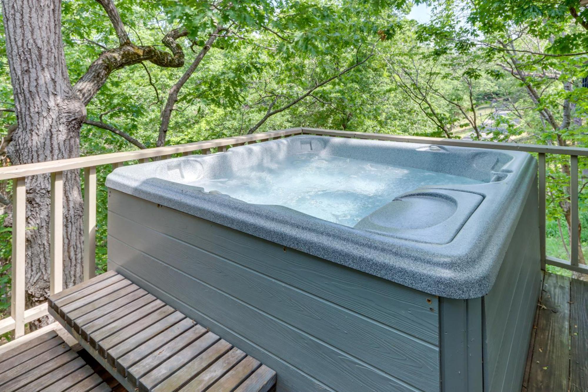 Hot Tub And Fire Pit Margaritaville Home! Osage Beach Esterno foto